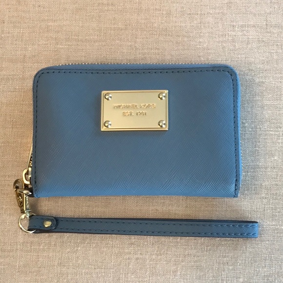 Michael Kors Leather Wristlet - Picture 1 of 8